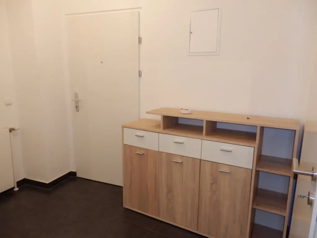 Perfekte HOFSEITIGE Garçonnière - gleich bei U4 !!