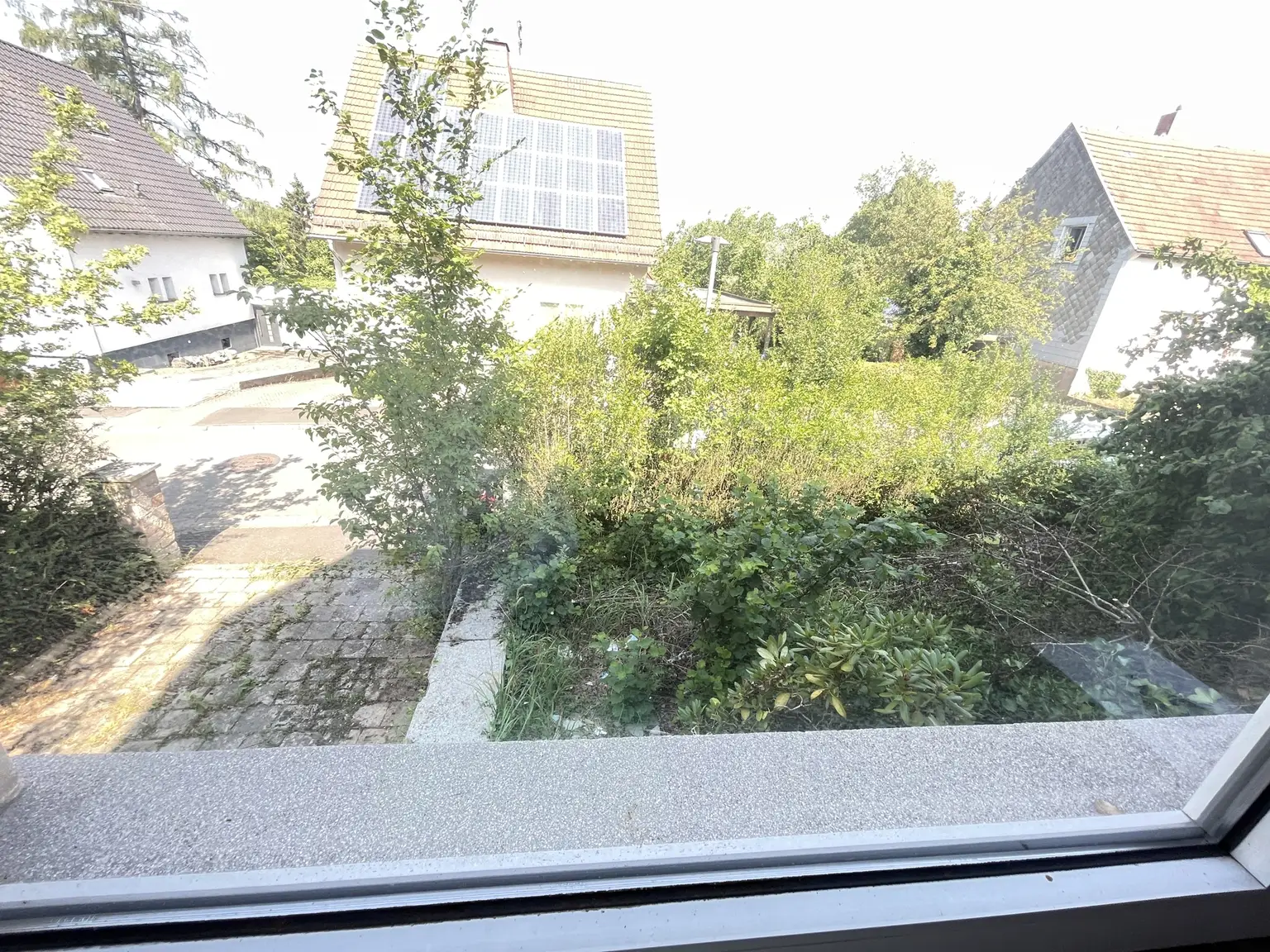 EFH mit großem Grundstück und vielfältigen Nutzungsmöglichkeiten in guter Wohnlage von St. Wendel !!