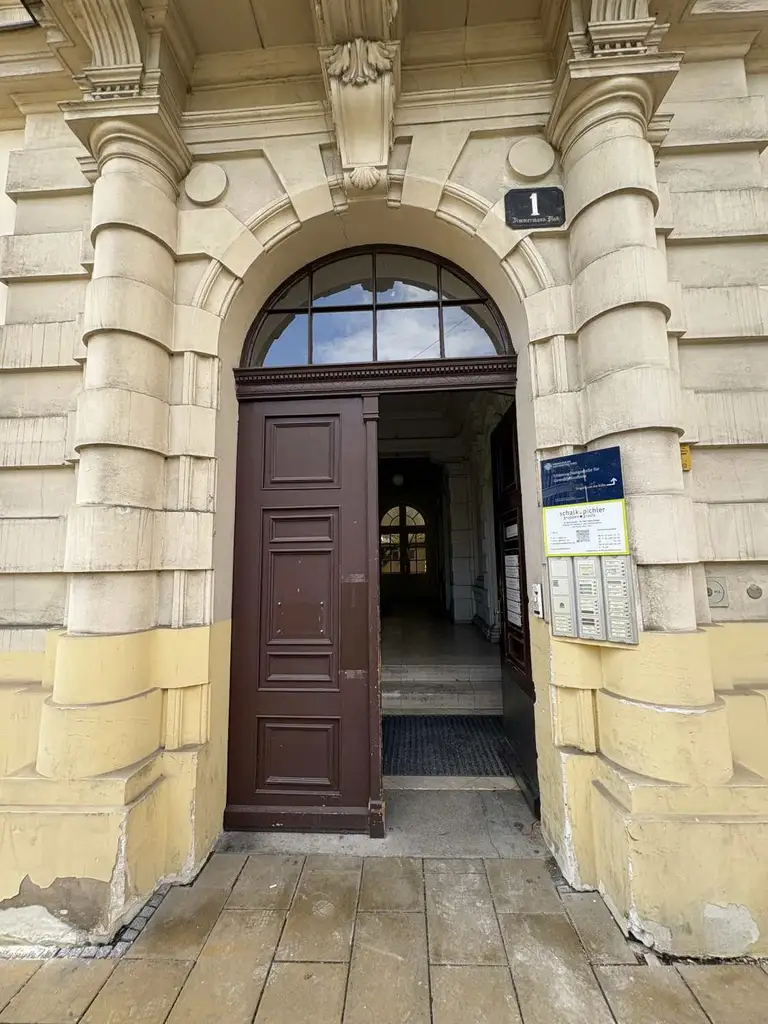 Nähe AKH Wien - 
Unbefristet vermietete 5-Zimmer-Wohnung