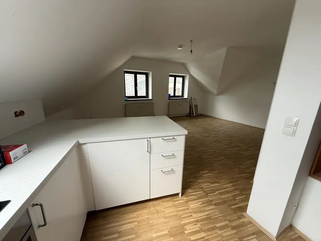 Deutschfeistritz, tolle 2-Zimmer-DG-Wohnung in ruhiger zentraler Lage zu beziehen