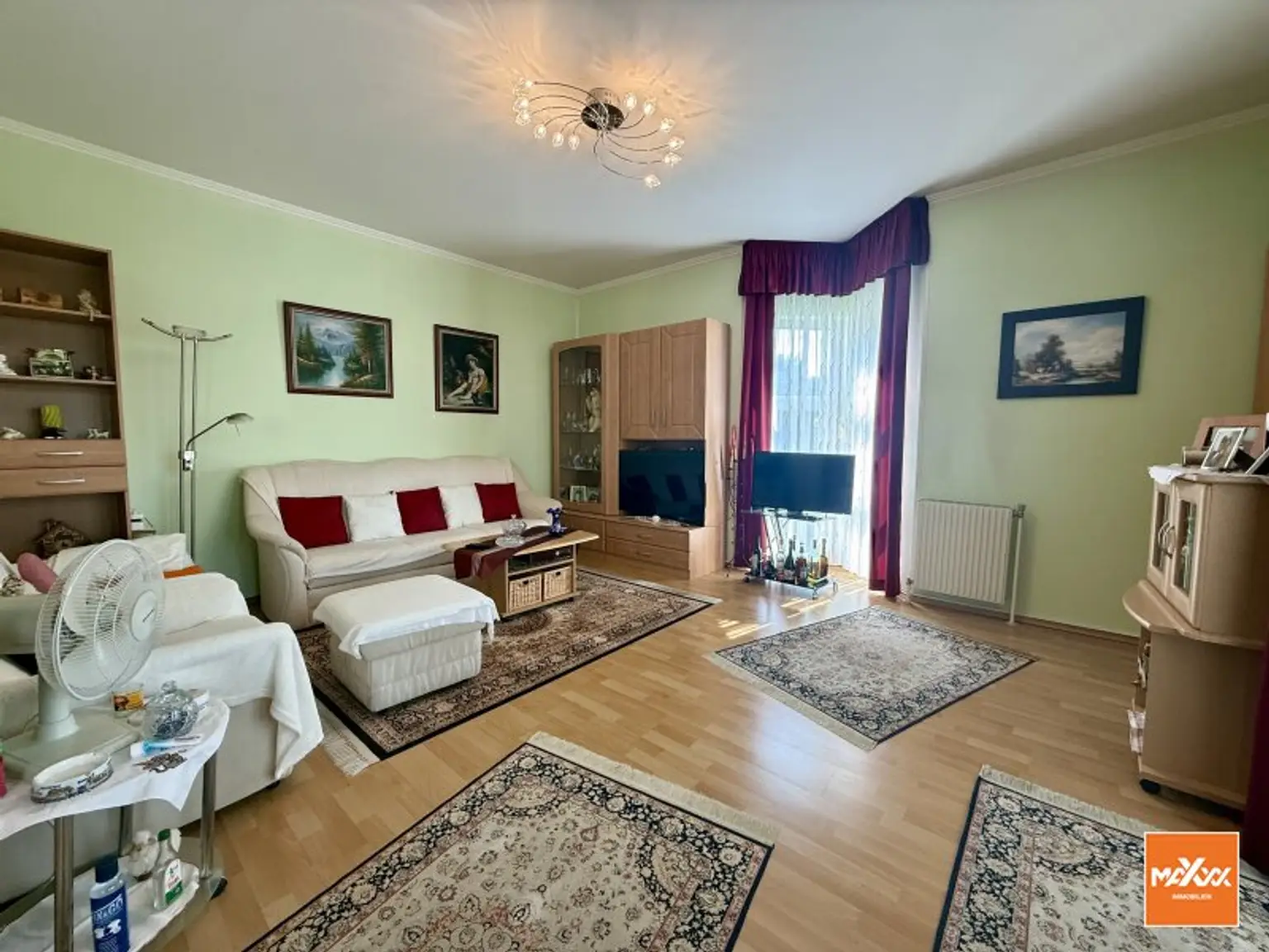 3-Zimmer-Wohnung mit verglaster Loggia und Grünblick!