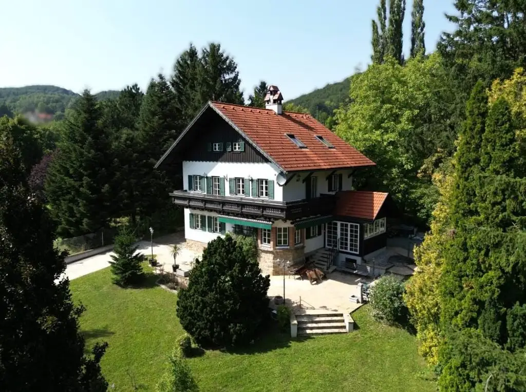"Neuer Preis!"  CHARMANTES WIENERWALD-LANDHAUS IN TRAUMHAFTER LAGE