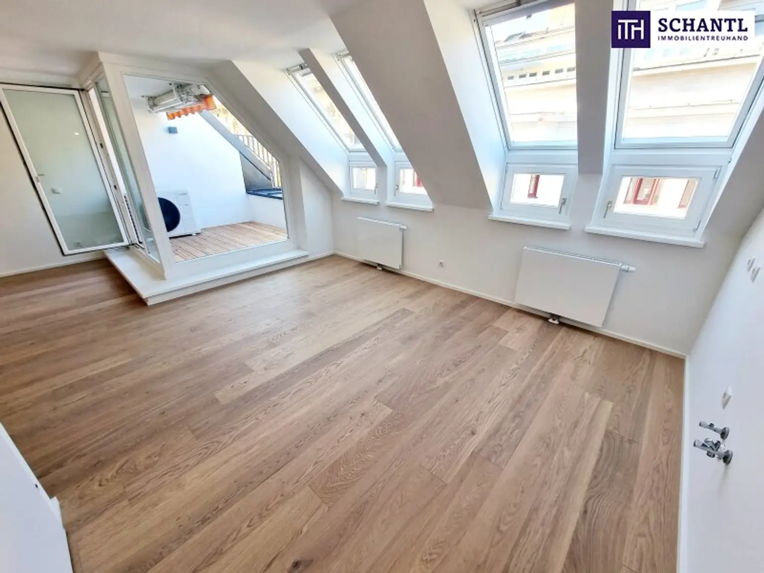 LETZTE Wohnung - Schnell sein! Leistbare Familien-Wohnung im Dachgeschoss! Toll aufgeteilt + Zentrumsnah + 3 Zimmer mit Terrasse + Frisch saniert + Hauseigene Tiefgarage! Besser geht es nicht....