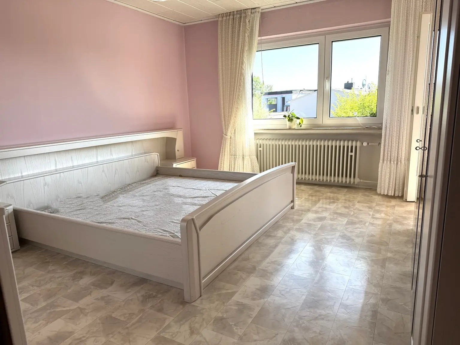 großes Schlafzimmer