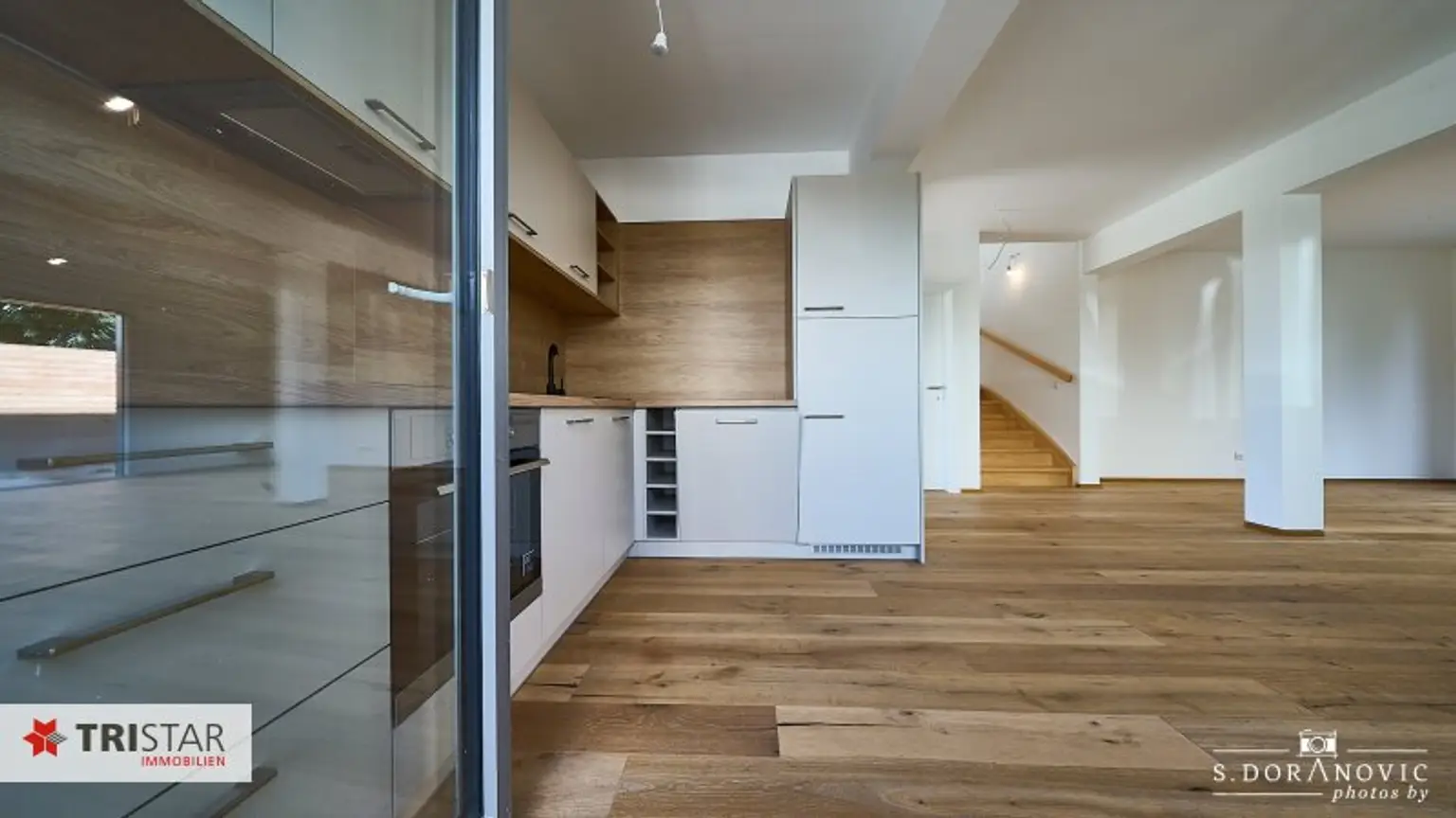 NEU! ++ ERSTBEZUG IN RUHIGER GRÜNLAGE ++ FAMILIENFREUNDLICHES HAUS MIT STELLPLATZ & EINBAUKÜCHE ++ 1220 WIEN ++