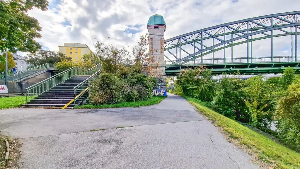 Helle Eigentumswohnung mit Grünblick im 3. Liftstock eines thermisch sanierten Hauses