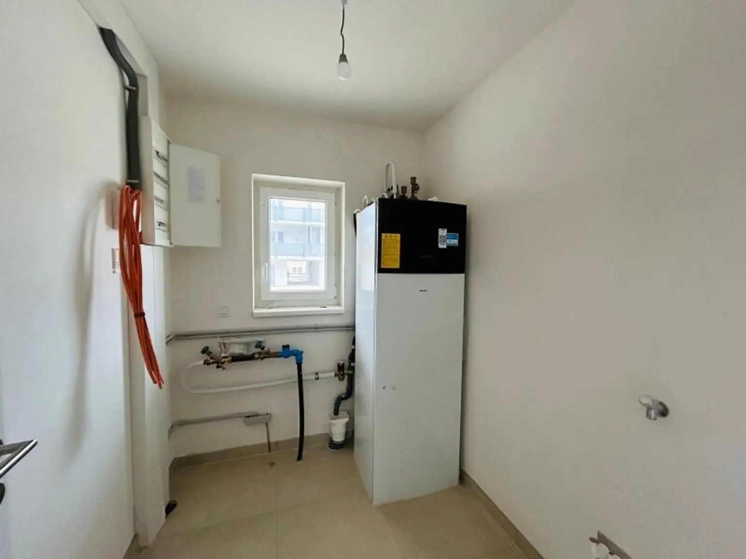 Traumhafte Doppelhaushälfte - Erstbezug, 5 Zimmer, Garten, Terrasse, 2 Stellplätze - Nähe Bahnhof!