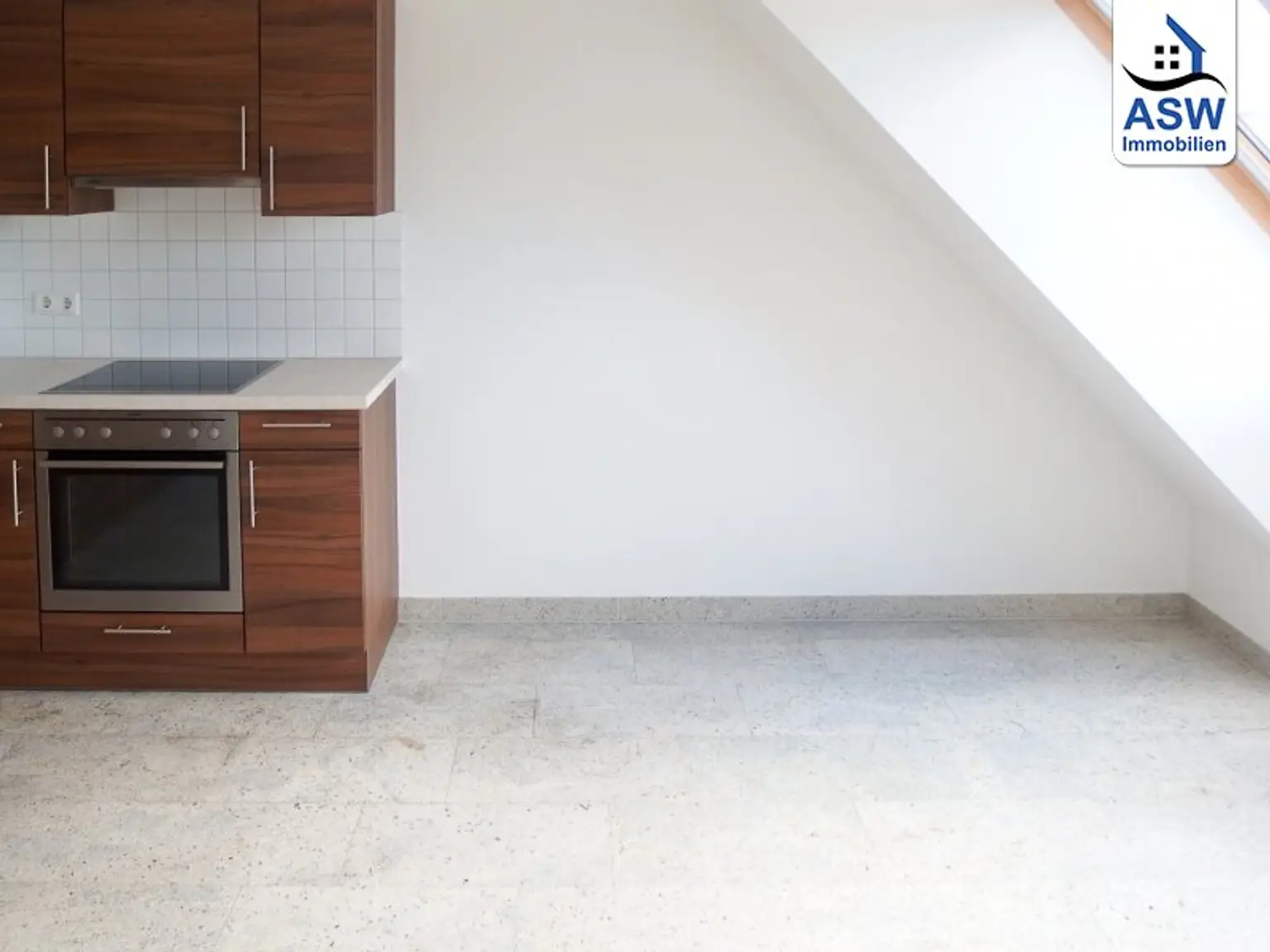 Schöne 2-Zimmer-Maisonettewohnung mit großzügiger Dachterrasse