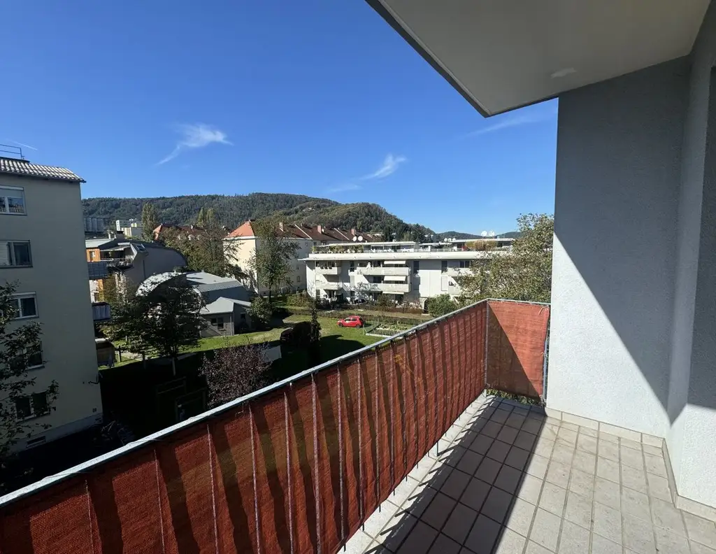 2 Zimmer Genossenschaftswohnung mit Balkon!