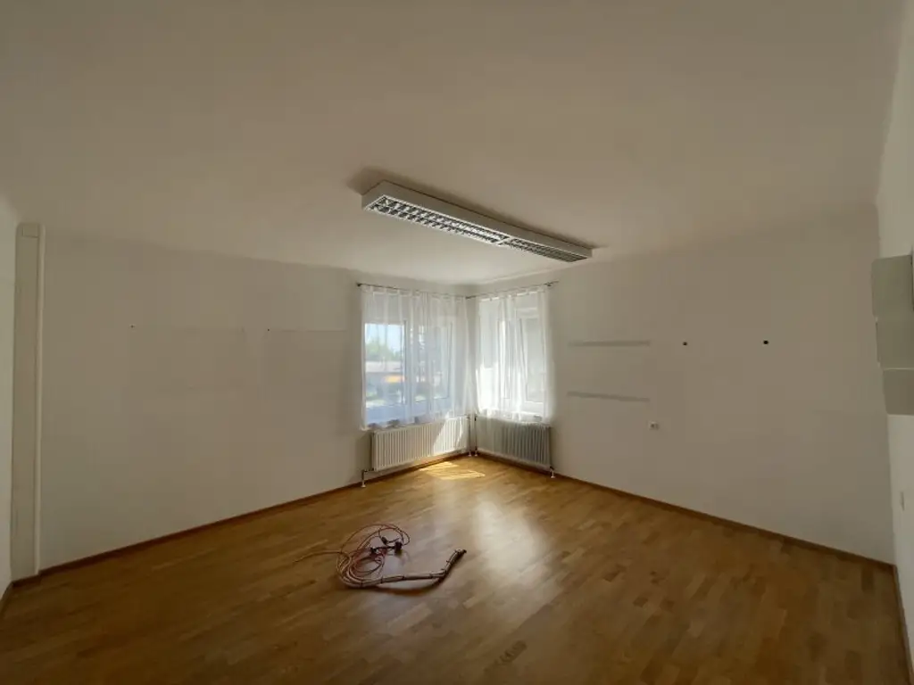 NEU SANIERTES EINFAMILIENHAUS ++ 5 ZIMMER ++ ROHDACHBODEN ++ NEBENGEBÄUDE ++ 1.000 m² GRUND