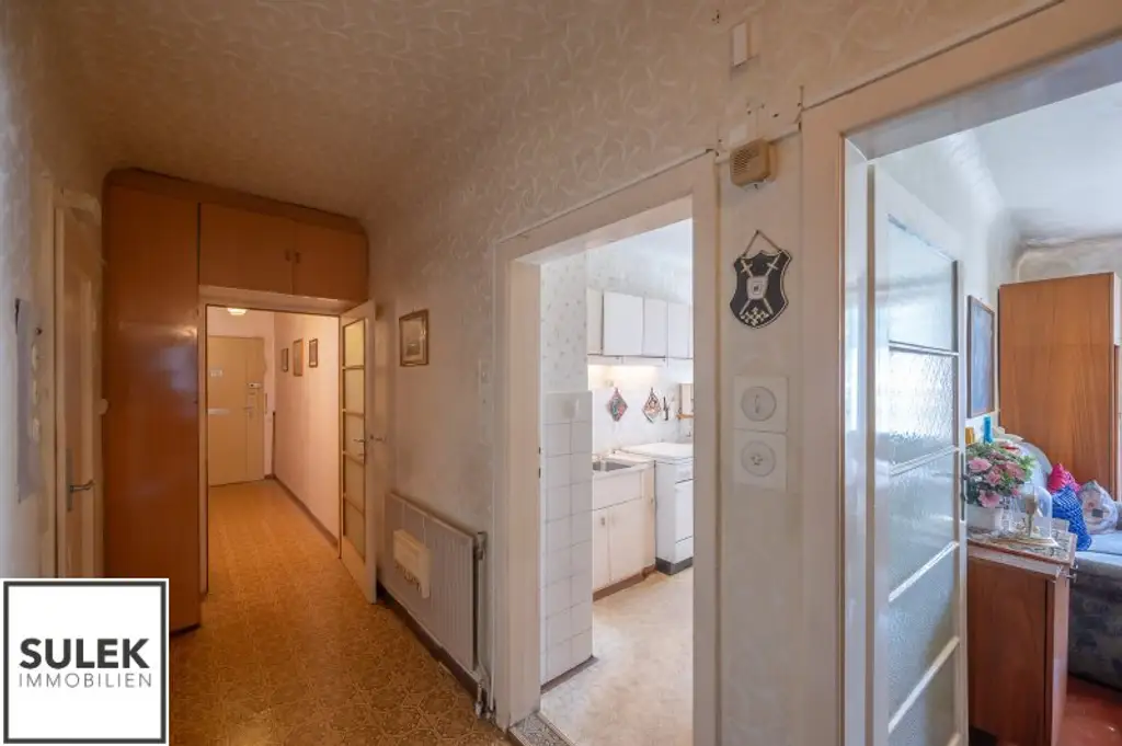 praktisch aufgeteilte 3-Zimmer-Wohnung in gepflegter Anlage – sanierungsbedürftig aber mit Potential für mehr !