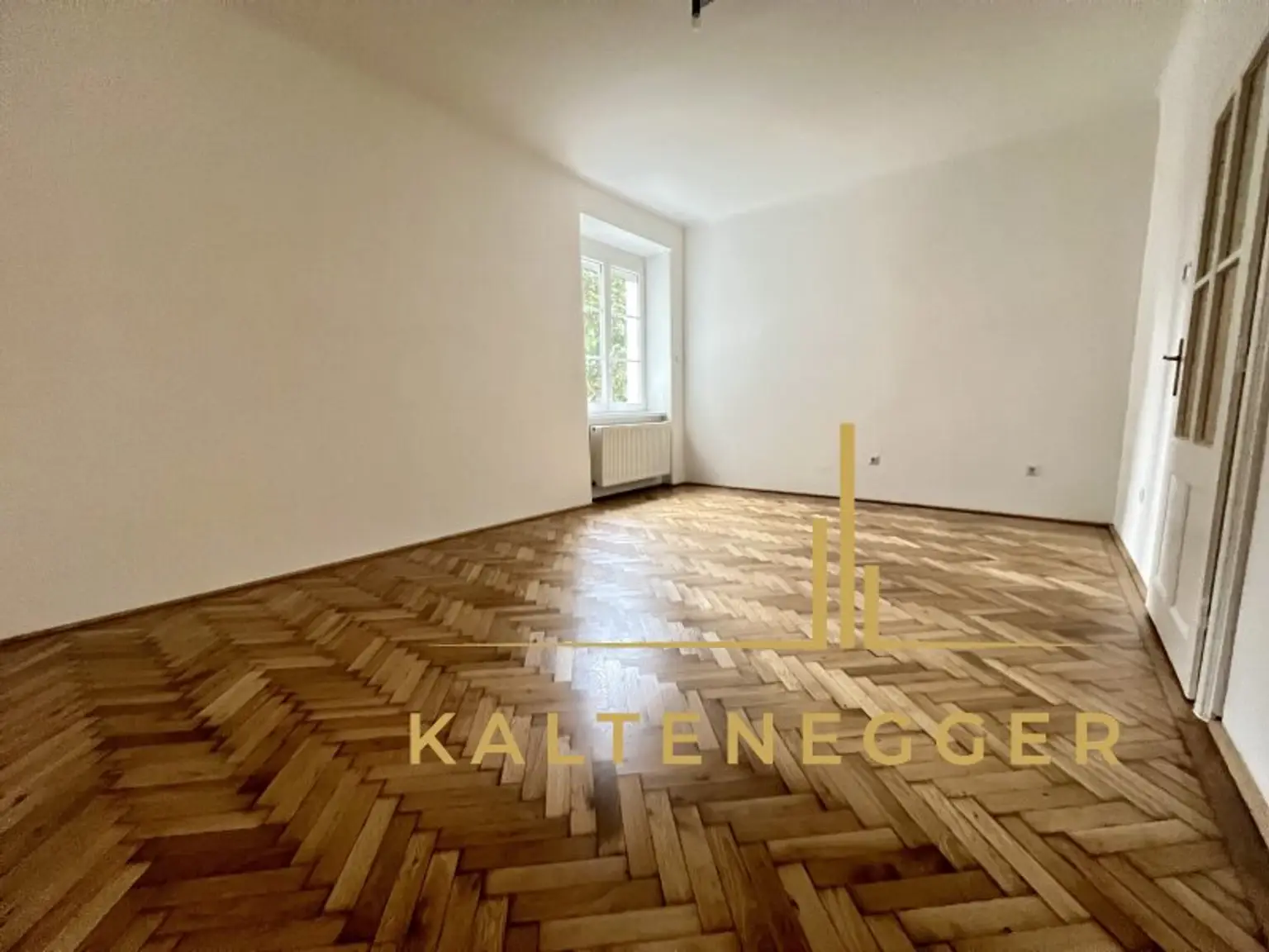 Unbefristet: 1 Zimmer Altbauwohnung mit separater Küche