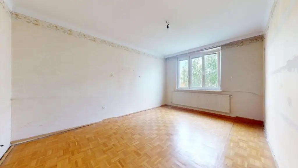 Helle Wohnung in guter Lage - U-Bahn Nähe!