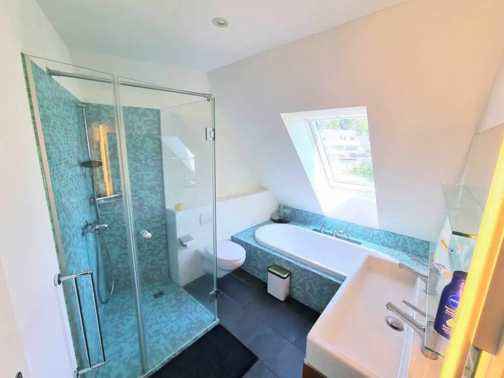 Top moderne Architekten-Villa mit Pool!