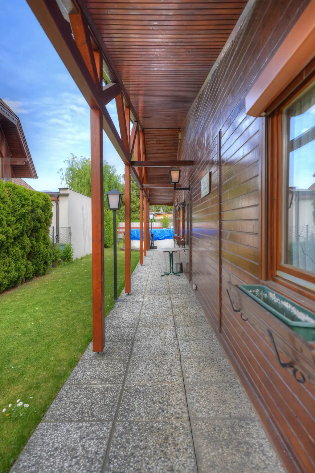ENTWURF ** Urlaub zu Hause - Nur ca. 100 Meter vom Neufelder See entfernt – charmantes Haus auf Pachtgrund + Pool, Sauna & Gästezimmer ** ENTWURF