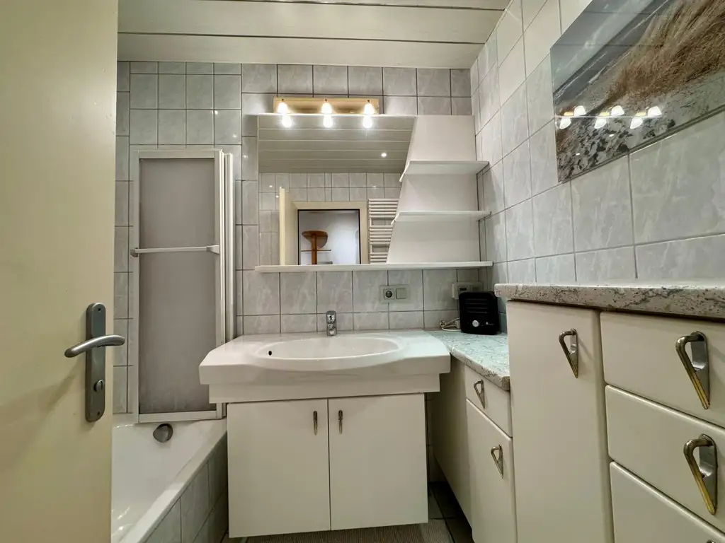 NEU! Natur. Ruhe. Lebensfreude. 4-Zimmer-Wohnung – möbliert, familienfreundlich & mit Bergblick