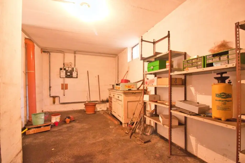 Ebenes Grundstück in ruhiger Sackgasse | sanierungsbedürftiges Einfamilienhaus mit idyllischer Garten | rd. 180 m² verbaubar