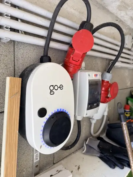 Lade Infrastruktur für Elektro Auto