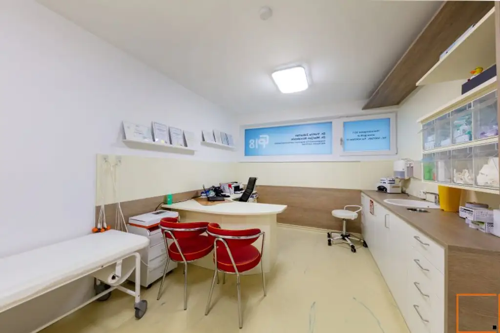 ARZTMEILE THERESIENGASSE _HERVORRAGEND EINGEFÜHRTE  ARZTPRAXIS SUCHT NEUEN EIGENTÜMER