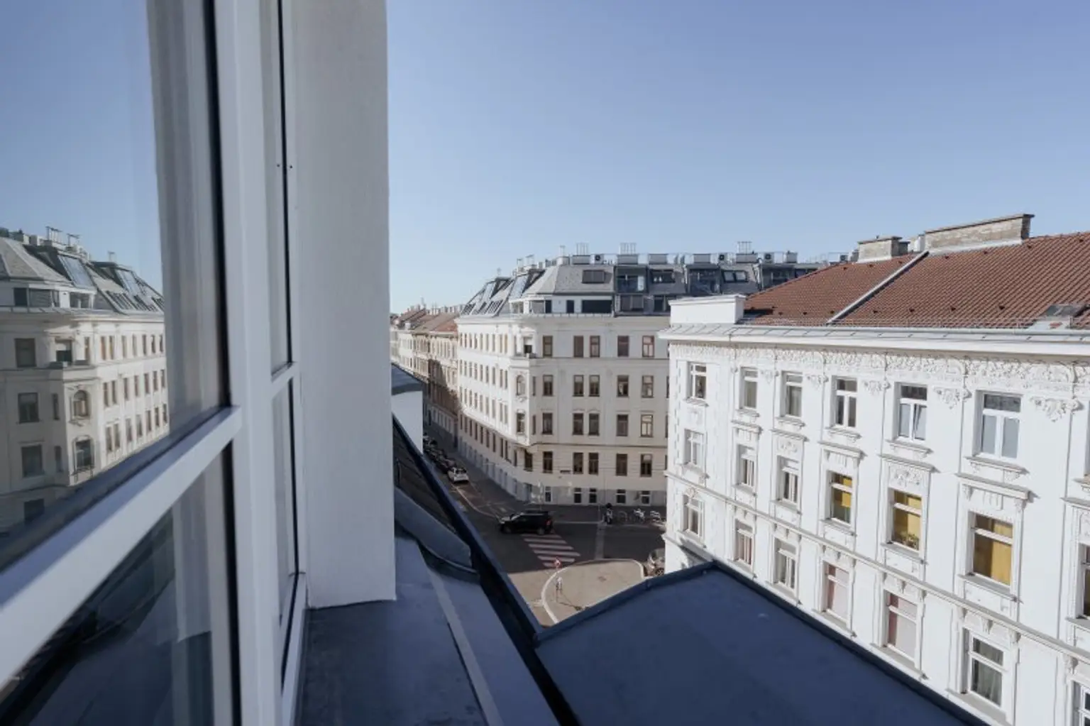 Schöne klimatisierte 3 Zimmer Maisonettewohnung im Dachgeschoß