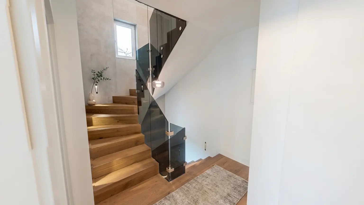 Designer Doppelhaushälfte mit Garten & Dachterrasse