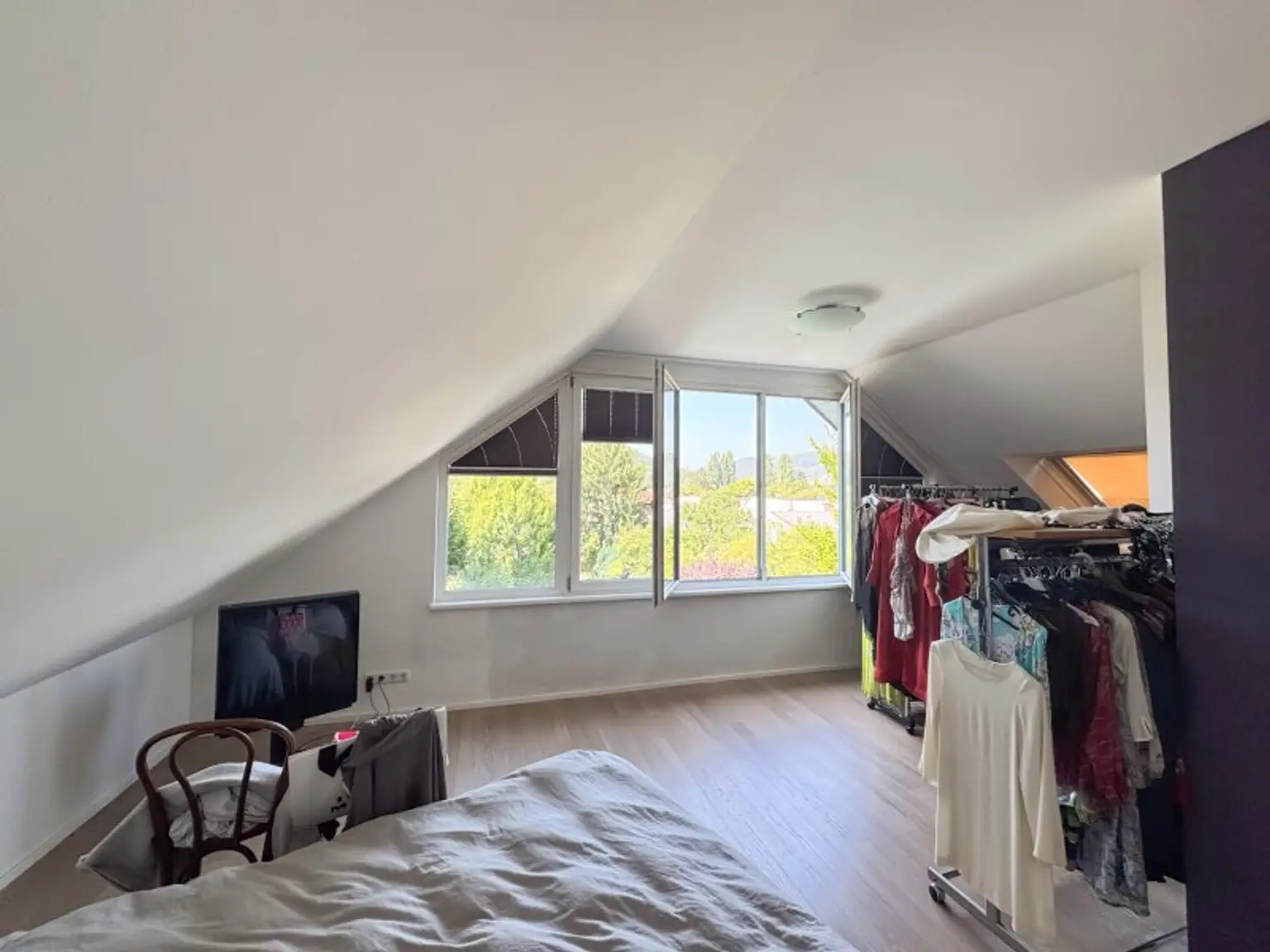 Einfamilienhaus mit Pool, Sauna & Wohnkeller auf Eigengrund in Toplage von Baden bei Wien