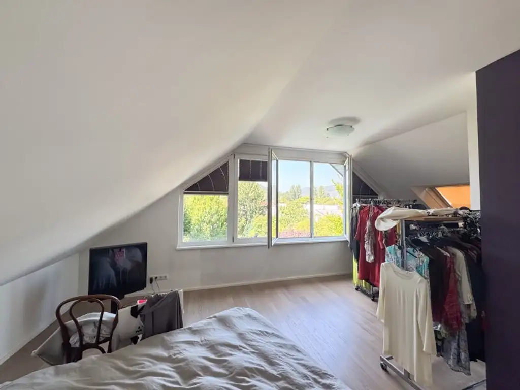Einfamilienhaus mit Pool, Sauna & Wohnkeller auf Eigengrund in Toplage von Baden bei Wien