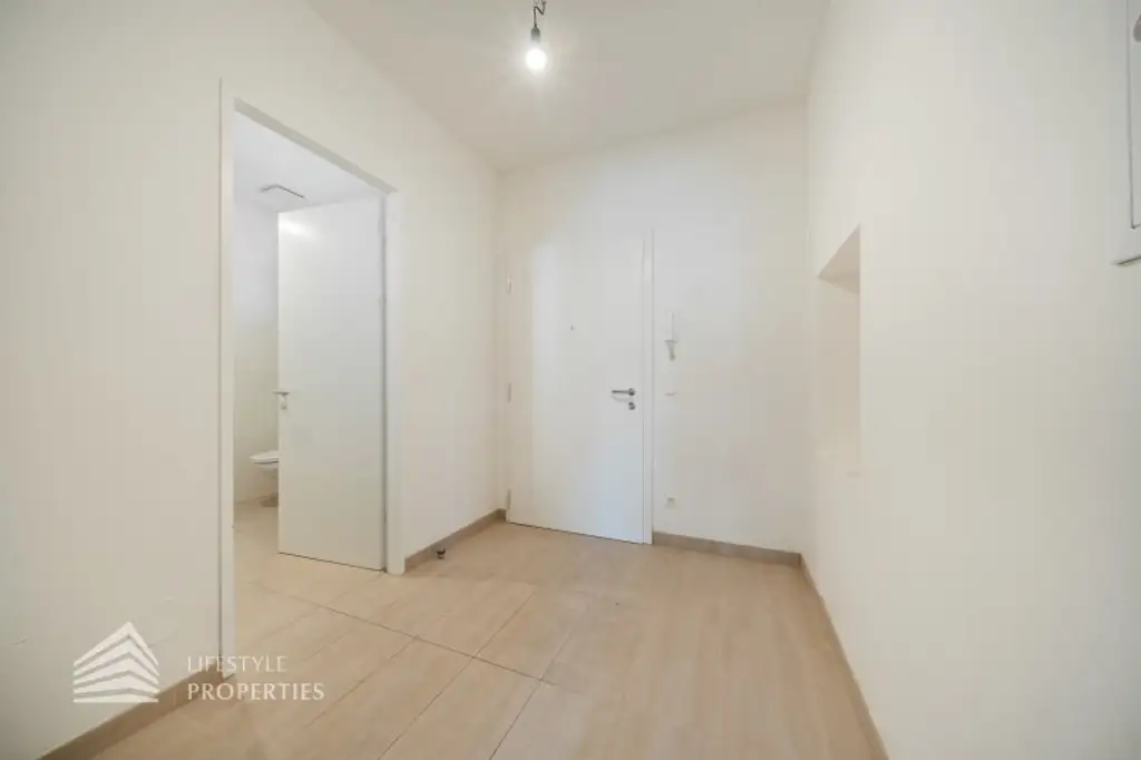 Lichtdurchflutete 2-Zimmer Wohnung, Nähe Steiner Tor