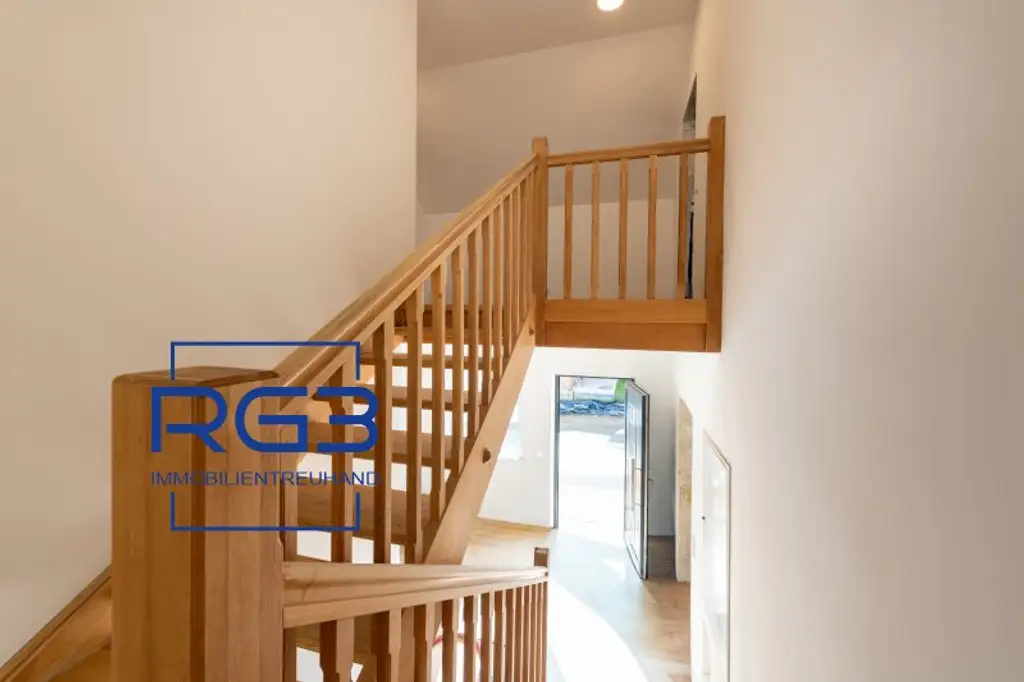 Großes Einfamilienhaus mit großem Garten # Provisionsfrei