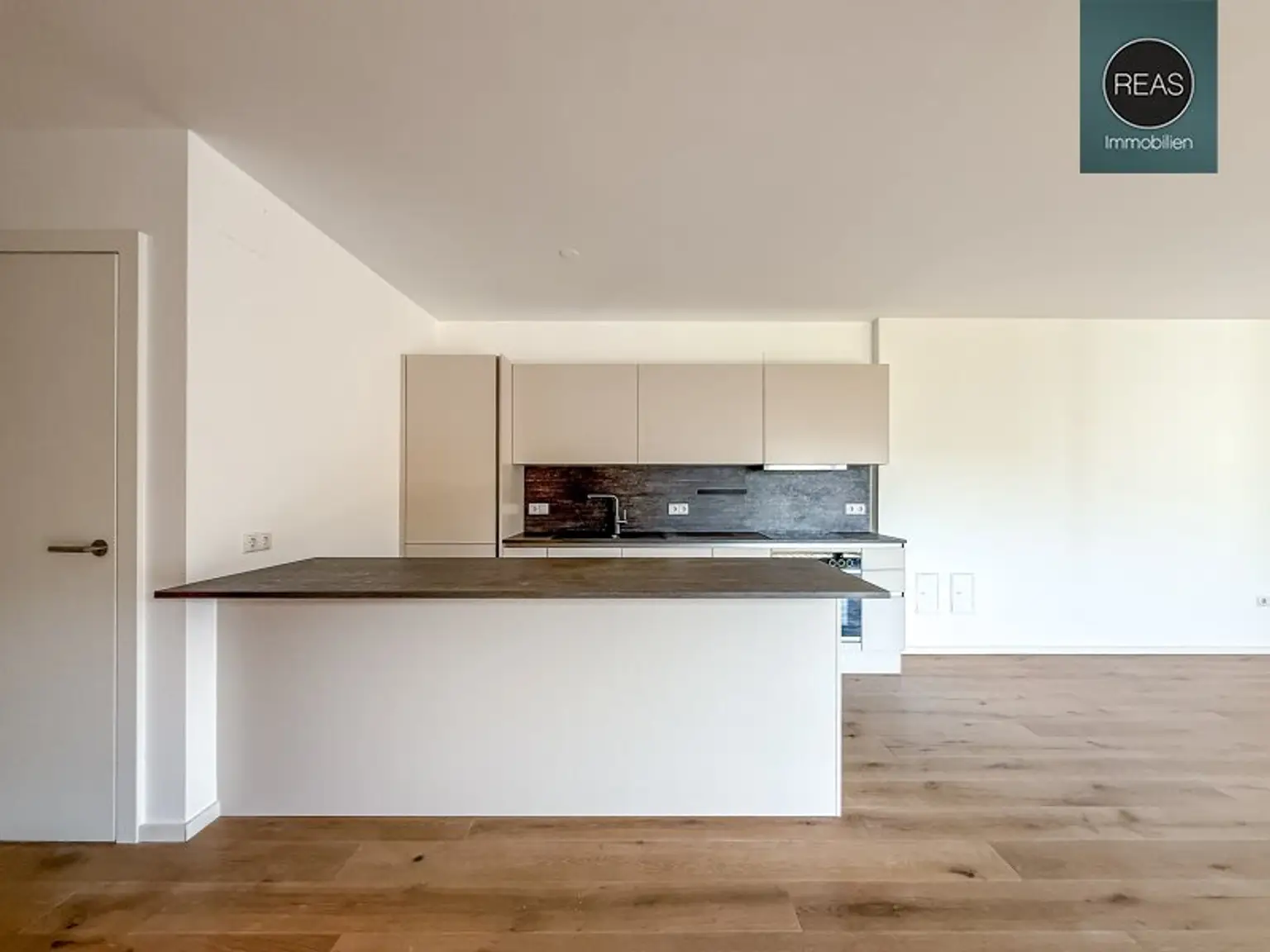 Provisionsfrei: Hochwertig ausgestattetes Apartment mit Balkon in Toplage nahe U3 Rochusgasse!