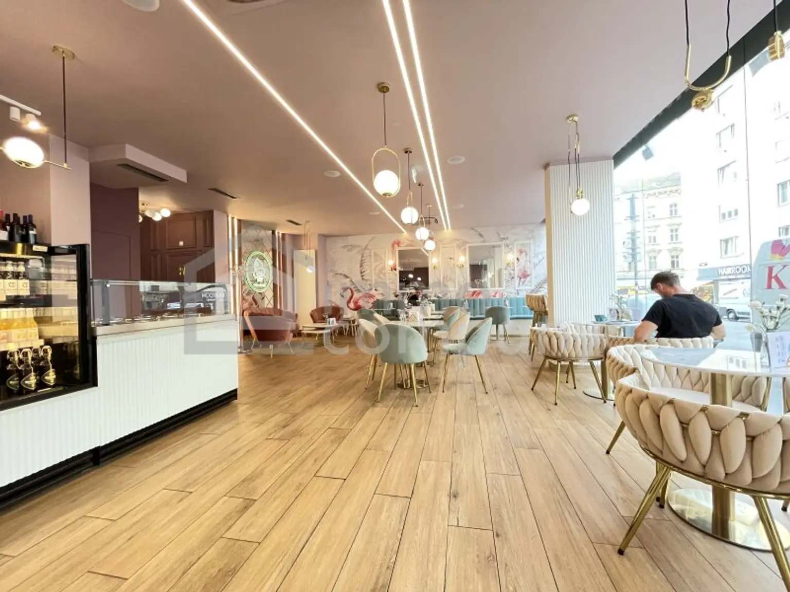 Neuwertiges Café in 1050 Wien: 150m², Top-Ausstattung