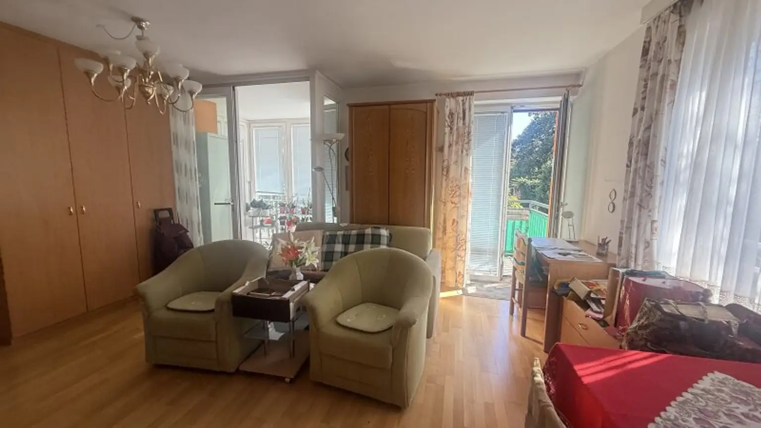 2-Zimmer-Wohnung mit Balkon und Wintergarten, sowie ein opt. Stellplatz und optionaler Möblierung!