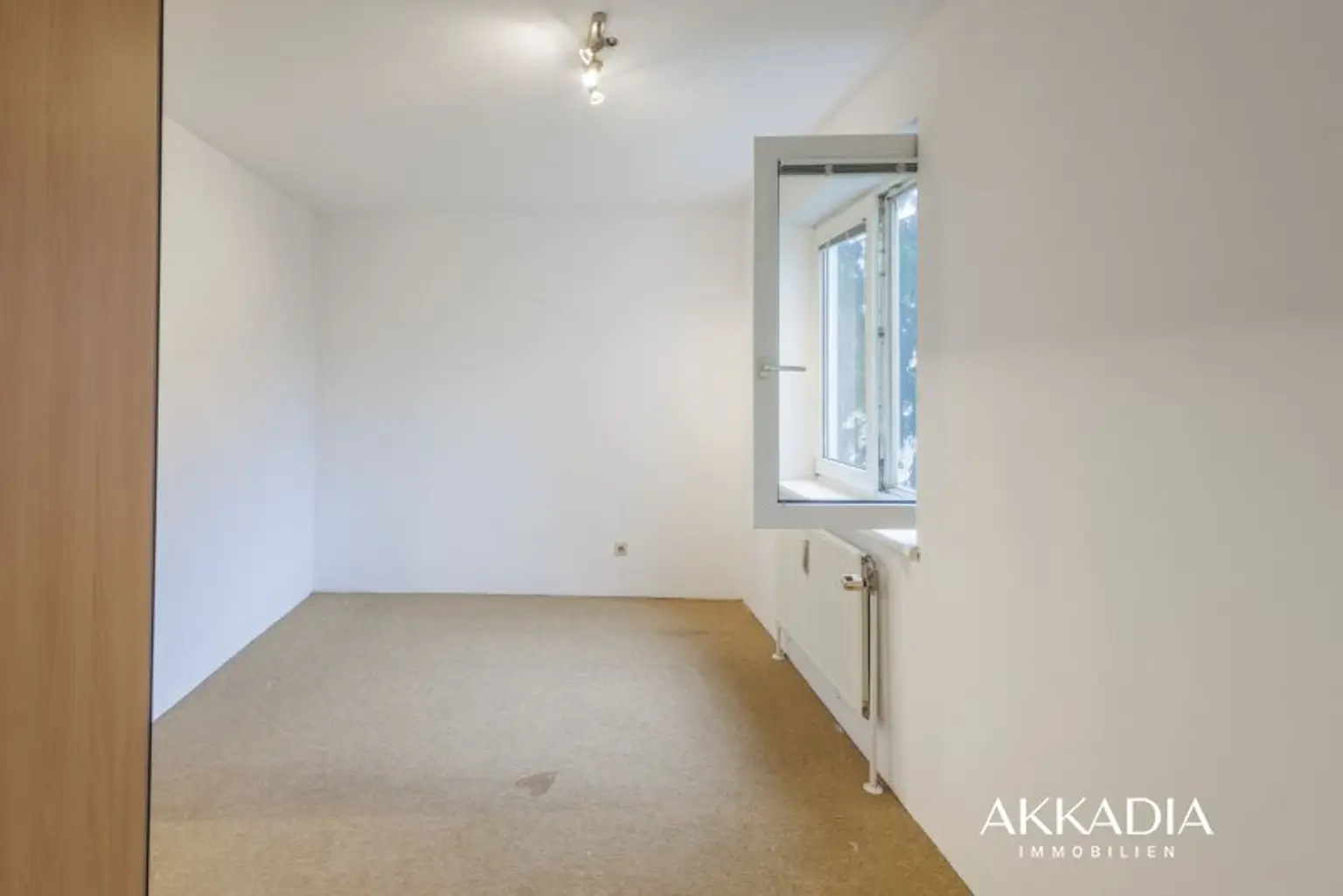 Ruhige 2-Zimmer-Wohnung mit Gartenblick und Garagenplatz