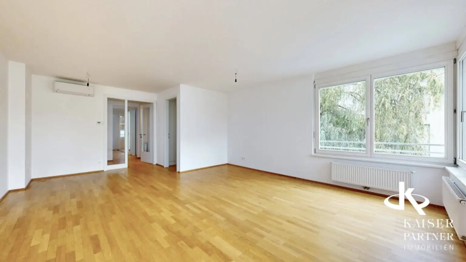 Kaasgraben, moderne 4-Zimmer-Wohnung mit 2 Balkonen, perfekte Raumaufteilung!