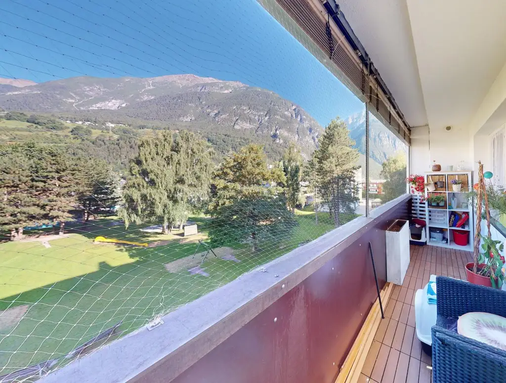 Stylish Living in Landeck – Modernisierte 4-Zimmer-Option mit Bergblick!