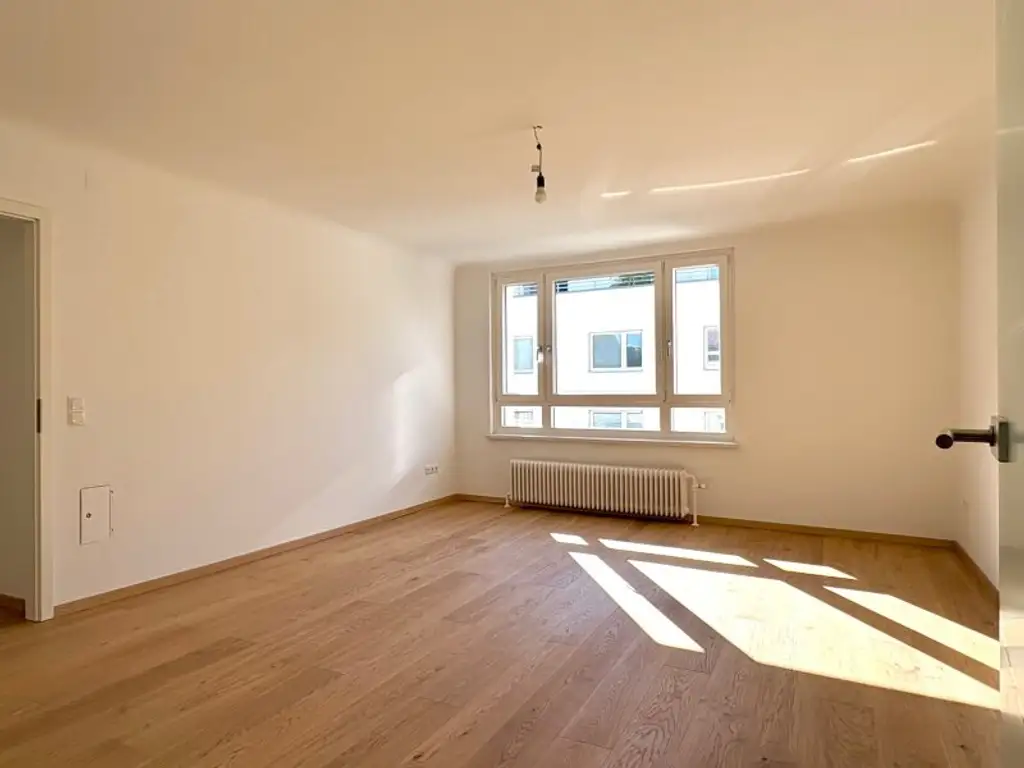 LEBEN IN GERSTHOF - GROSSZÜGIG ANGELEGTE SANIERTE 3 ZIMMER MIT BALKON ZUM INNENHOF
