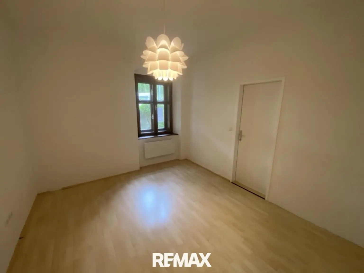 9 Schlafzimmer a