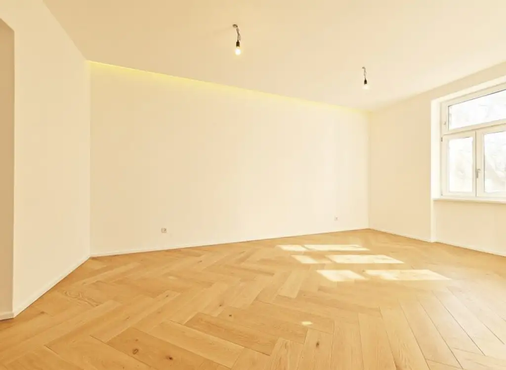 ++NEU++ Exklusive 3-Zimmer Altbauwohnung mit bewilligtem Balkon und High-End Ausstattung in TOP-Location im 9. Bezirk!