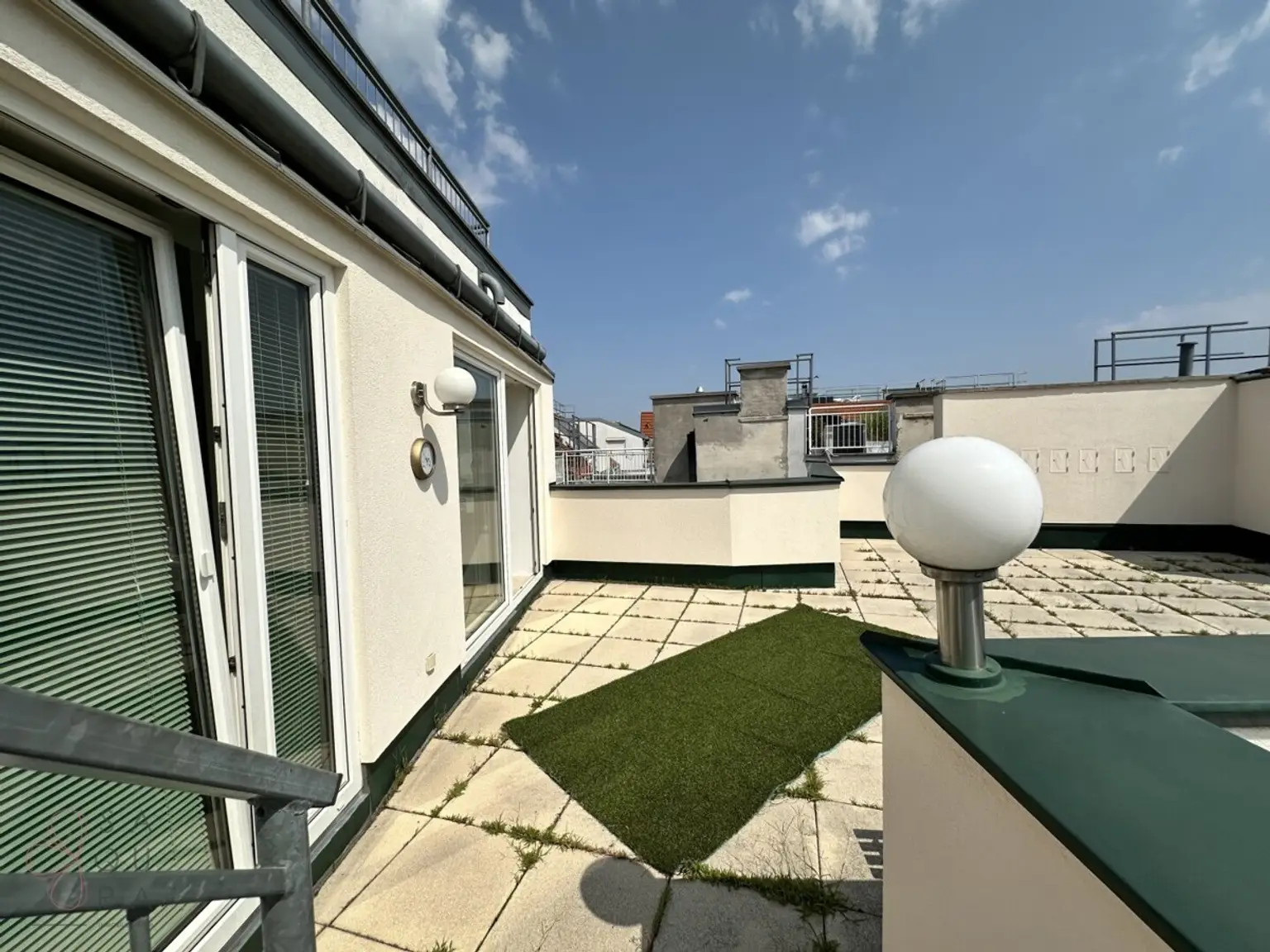 PANORAMA-DACHTERRASSE - EXKLUSIVE DACHGESCHOSSWOHNUNG AUF ZWEI EBENEN
