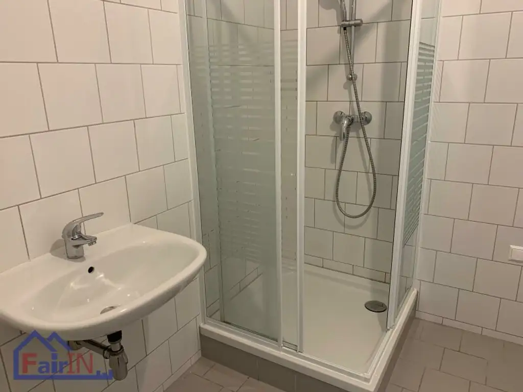 DIREKT BEIM HAUPTBAHNHOF - WOHNUNG MIT BALKON ZU VERKAUFEN