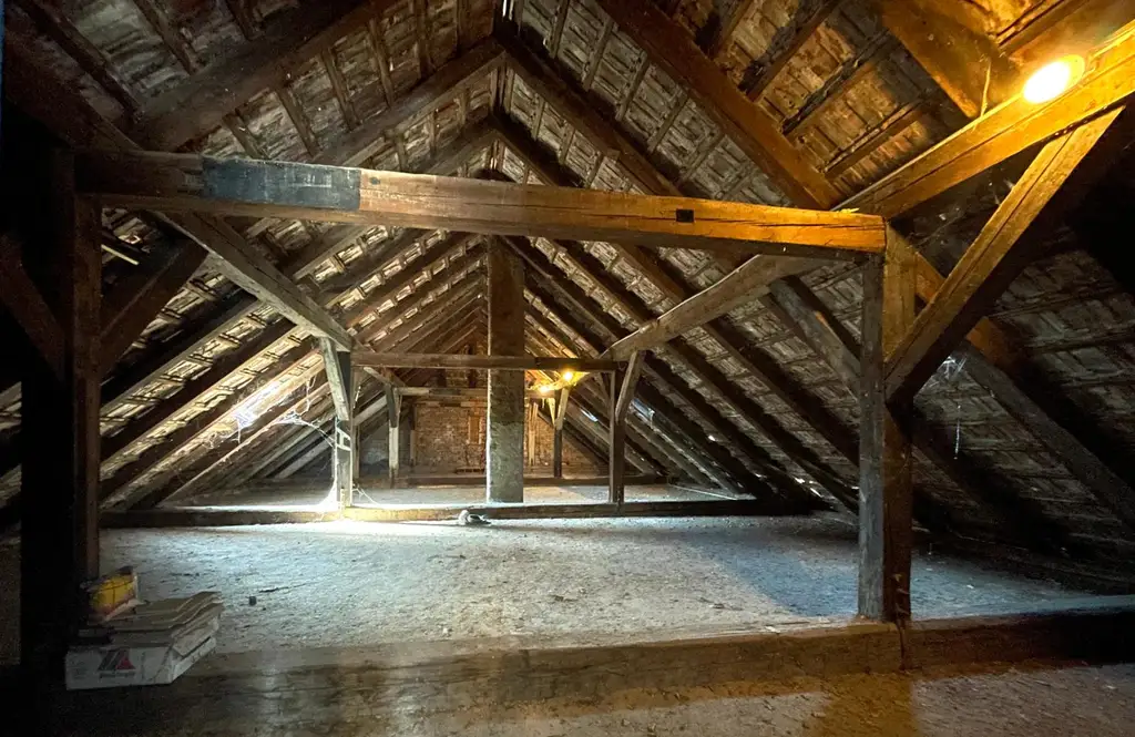Wohnen und Arbeiten in alter Brauerei Schellenhof - U6 Siebenhirten