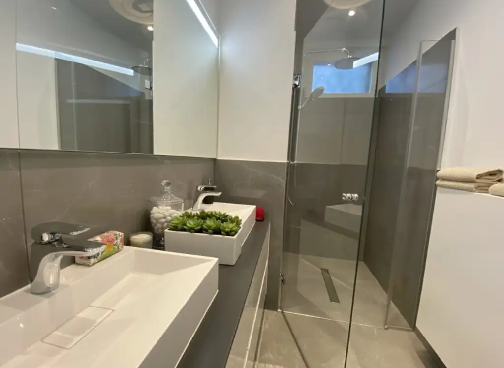 2,5 Zimmer Wohnung mit Kamin und Grünblick