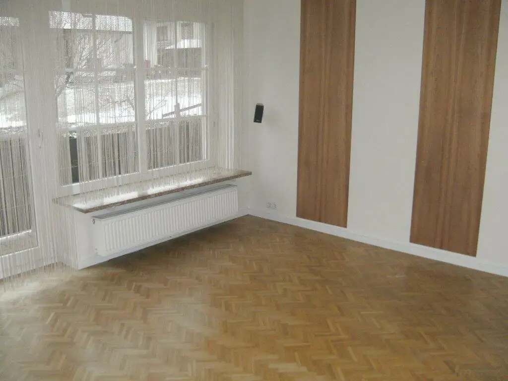 Gepflegtes Einfamilienhaus mit großem Grundstück am Kehlberg