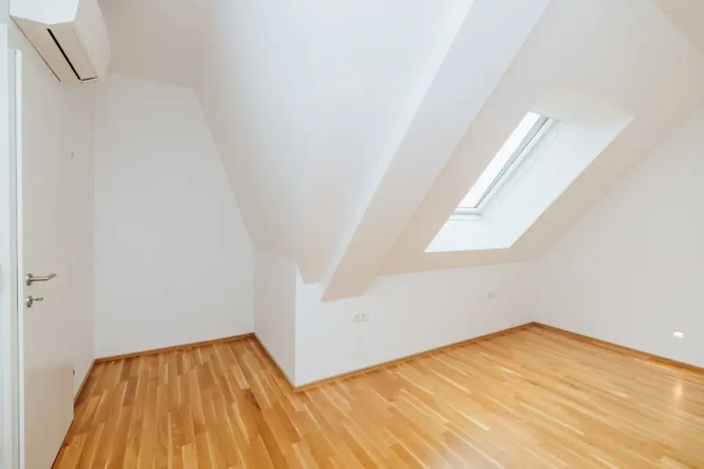 PROVISIONSFREI I SMART-LIVING I STYLISCHES PENTHOUSE I KLIMA I SONNENTERRASSE I OFFENE DESIGN-KÜCHE I ELEGANTES BAD MIT REGENDUSCHE I PROJEKT WOHNEN