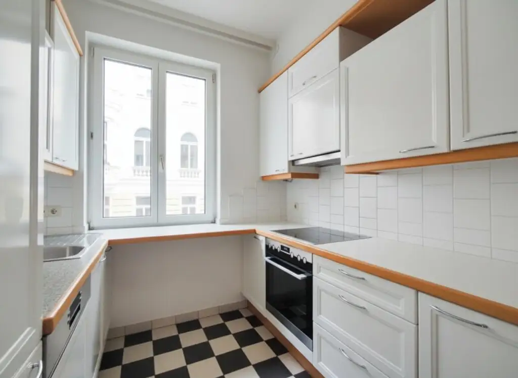 LINDENGASSE - Weitläufiger Wohnraum mit Balkon