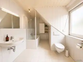 1 OG Haus 2
