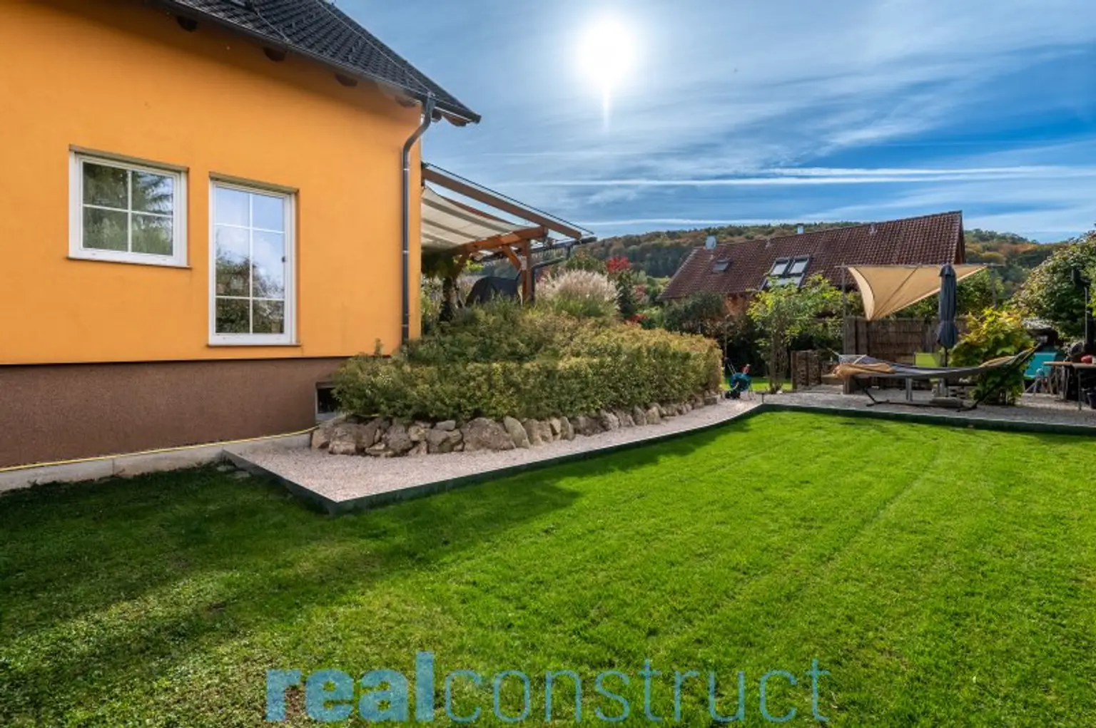 Ökologisch nachhaltiges Einfamilienhaus mit ERDWÄRME-Heizung in bester Lage von Bad Erlach