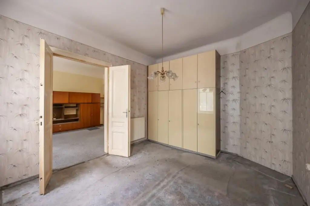 ++NEU++ sanierungsbedürftige 2-Zimmer-Wohnung in sehr guter Lage direkt am Augarten