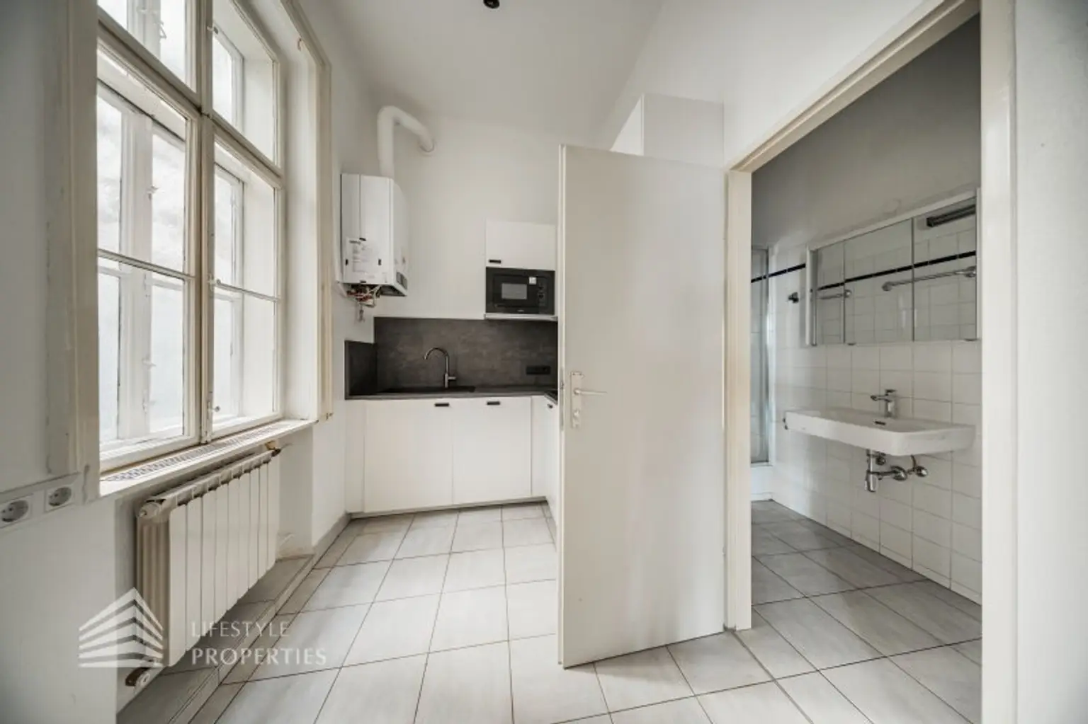 Schöne 2-Zimmer Wohnung mit Balkon, Nähe Westbahnhof