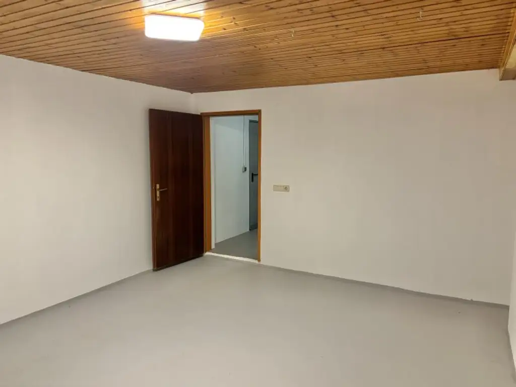 ** FAMILYS BEST **   Reinersdorf !! Bungalow mit ca. 122 m2 Wfl. in ruhiger, idyllischer Ortsrandlage mit ca. 1.200 m2 Eigengrund !!